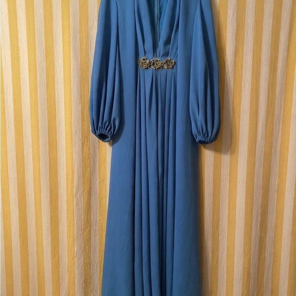 ✨ NWT REEM ACRA Stunning Blue Long Sleeve Gown with Embellished Waist Sz 8 ✨